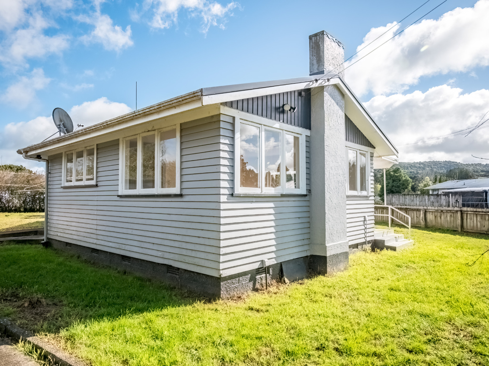 New Roof - Polished Floors - 1,002m² Freehold